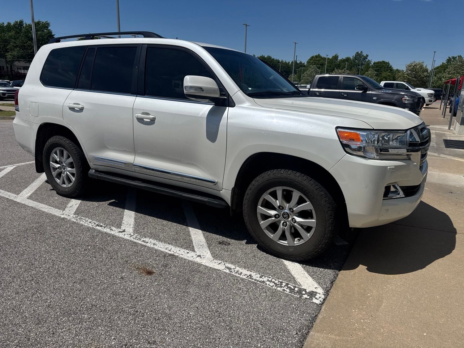 toyota land cruiser 2017 JTMCY7AJ7H4060576 image toyota land cruiser 2017 JTMCY7AJ7H4060576 image